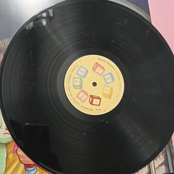 Melanie Martinez record on vinyl crybaby - Picture 3 of 6